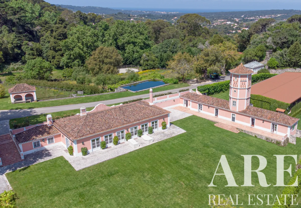 Farmhouse for sale in S.Maria e S.Miguel, S.Martinho, S.Pedro Penaferrim, Sintra, Greater Lisbon &bull; ARE-67057