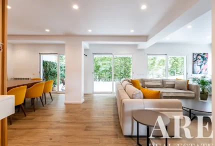 Villa 4-bedroom for sale in Cascais e Estoril, Cascais, Greater Lisbon &bull; ARE-96059