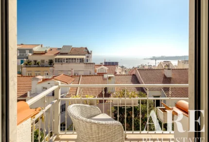 Villa 5-bedroom for sale in Estrela, Lisbon &bull; ARE-96007