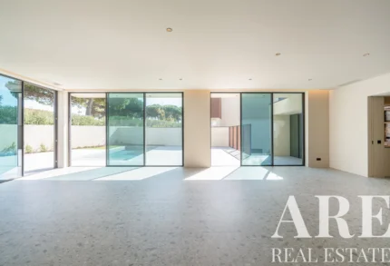 Villa 5-bedroom for sale in Cascais e Estoril, Cascais, Greater Lisbon &bull; ARE-94960