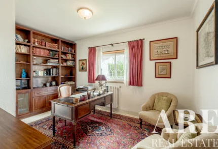 Villa 4-bedroom for sale in Cascais e Estoril, Cascais, Greater Lisbon &bull; ARE-95127
