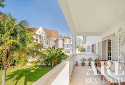 Villa 10-bedroom for sale in Alvalade, Lisbon &bull; ARE-85420