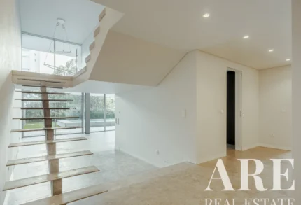 Villa 4-bedroom for sale in Cascais e Estoril, Cascais, Greater Lisbon &bull; ARE-83793