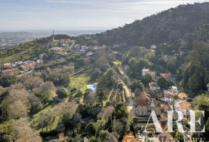 Farmhouse for sale in S.Maria e S.Miguel, S.Martinho, S.Pedro Penaferrim, Sintra, Greater Lisbon &bull; ARE-77659