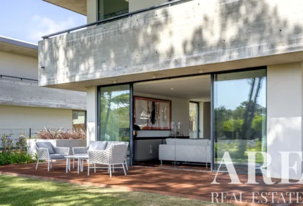 Villa 4-bedroom for sale in Cascais e Estoril, Cascais, Greater Lisbon &bull; ARE-73801