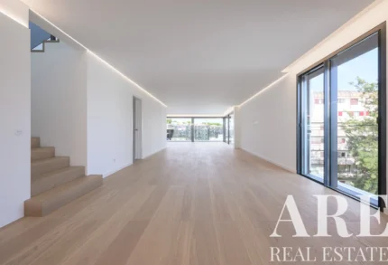 Apartment 5-bedroom for sale in Cascais e Estoril, Cascais, Greater Lisbon &bull; ARE-71596