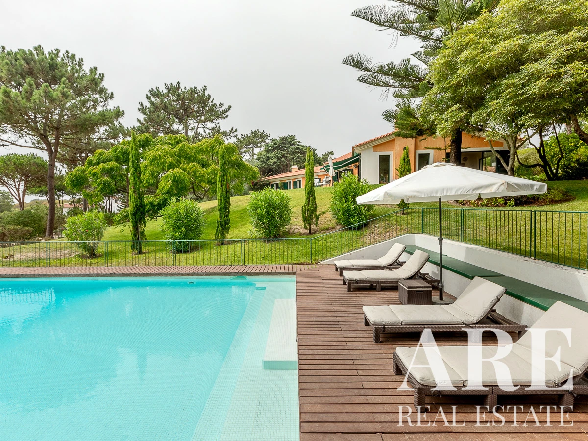 Villa 5-bedroom for sale in Colares, Sintra, Greater Lisbon • ARE-67609