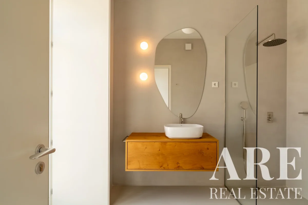Villa 5-bedroom for sale in Santa Maria Maior, Lisbon • ARE-97444