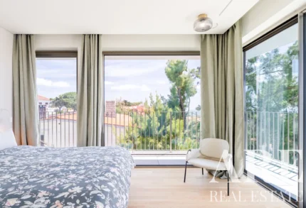 Villa 4-bedroom for sale in Cascais e Estoril, Cascais, Greater Lisbon &bull; ARE-98197