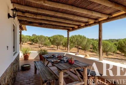 Farmhouse for sale in Grândola e Santa Margarida da Serra, Grândola, Setúbal &bull; ARE-99367