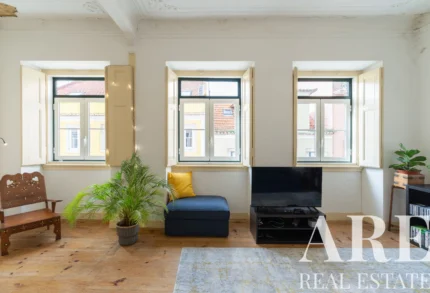 Apartment 5-bedroom for sale in Santo António, Lisbon &bull; ARE-96412