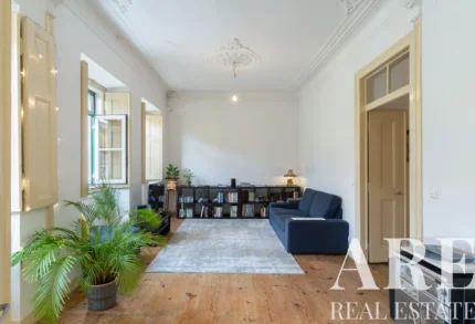 Apartment 5-bedroom for sale in Santo António, Lisbon &bull; ARE-96412