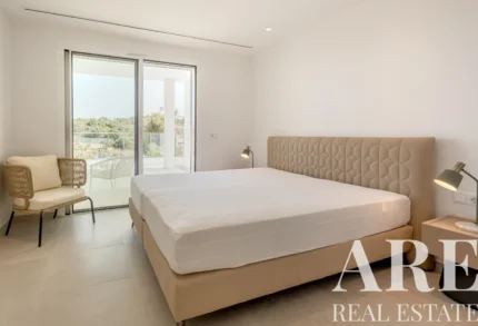 Villa 4-bedroom for sale in Alvor, Portimão, Algarve &bull; ARE-92160