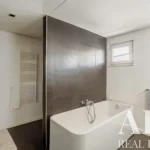Villa 4-bedroom for sale in Carcavelos e Parede, Cascais, Greater Lisbon &bull; ARE-84230 - gallery image