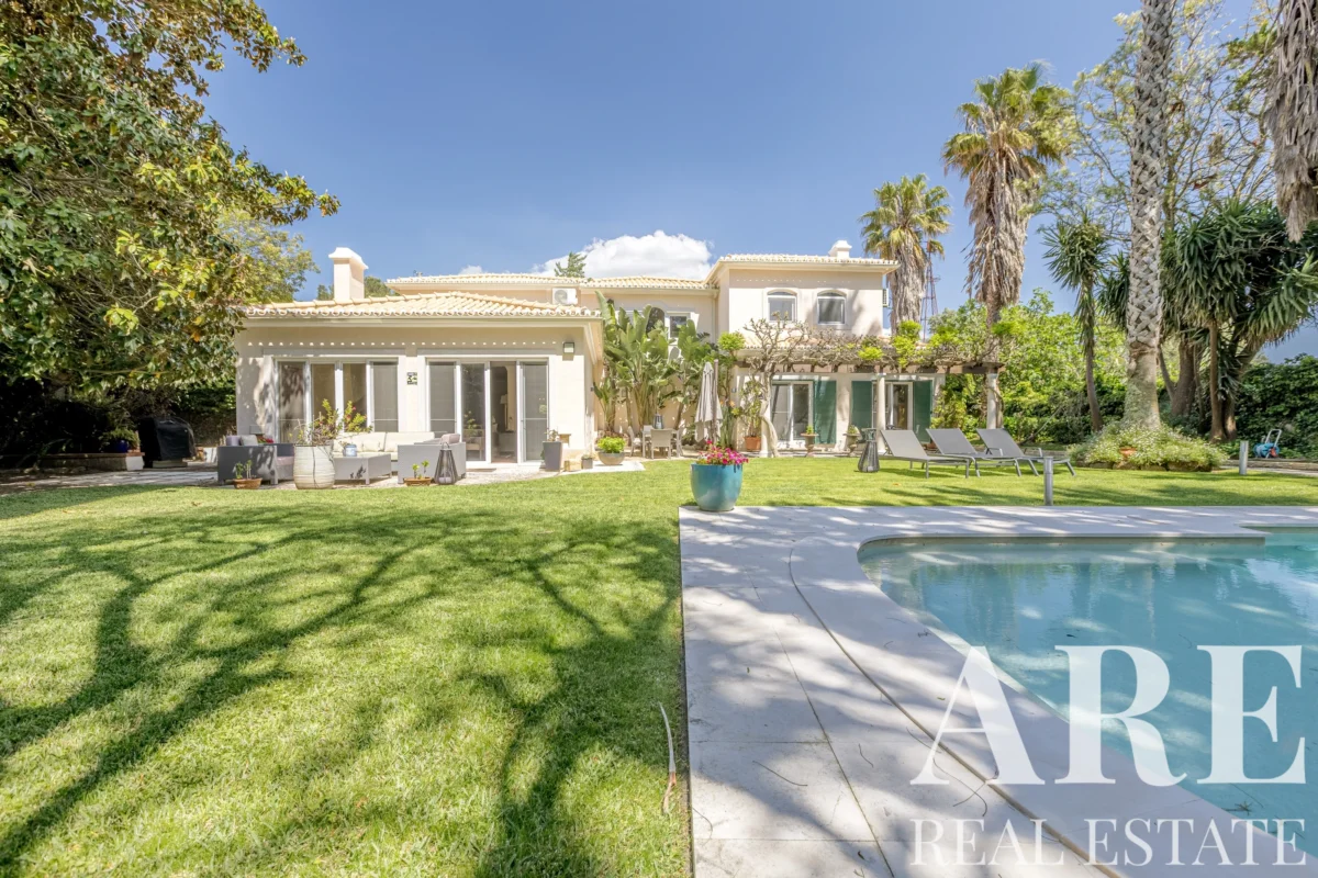 Villa 5-bedroom for sale in Cascais e Estoril, Cascais, Greater Lisbon &bull; ARE-99383